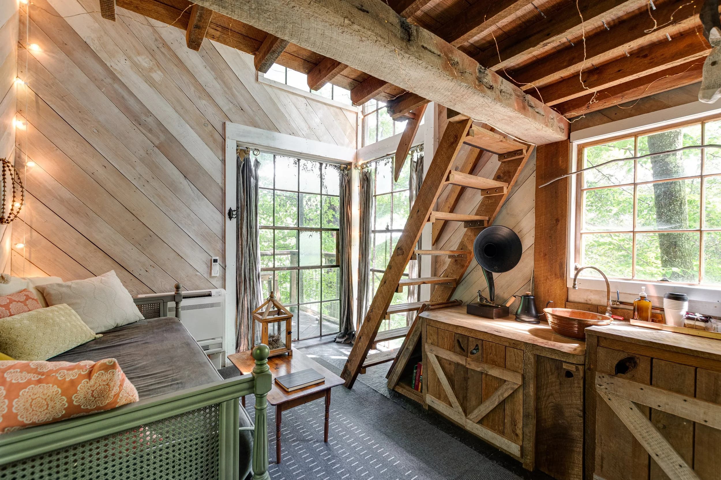 Luna Loft Treehouse - Photo 5