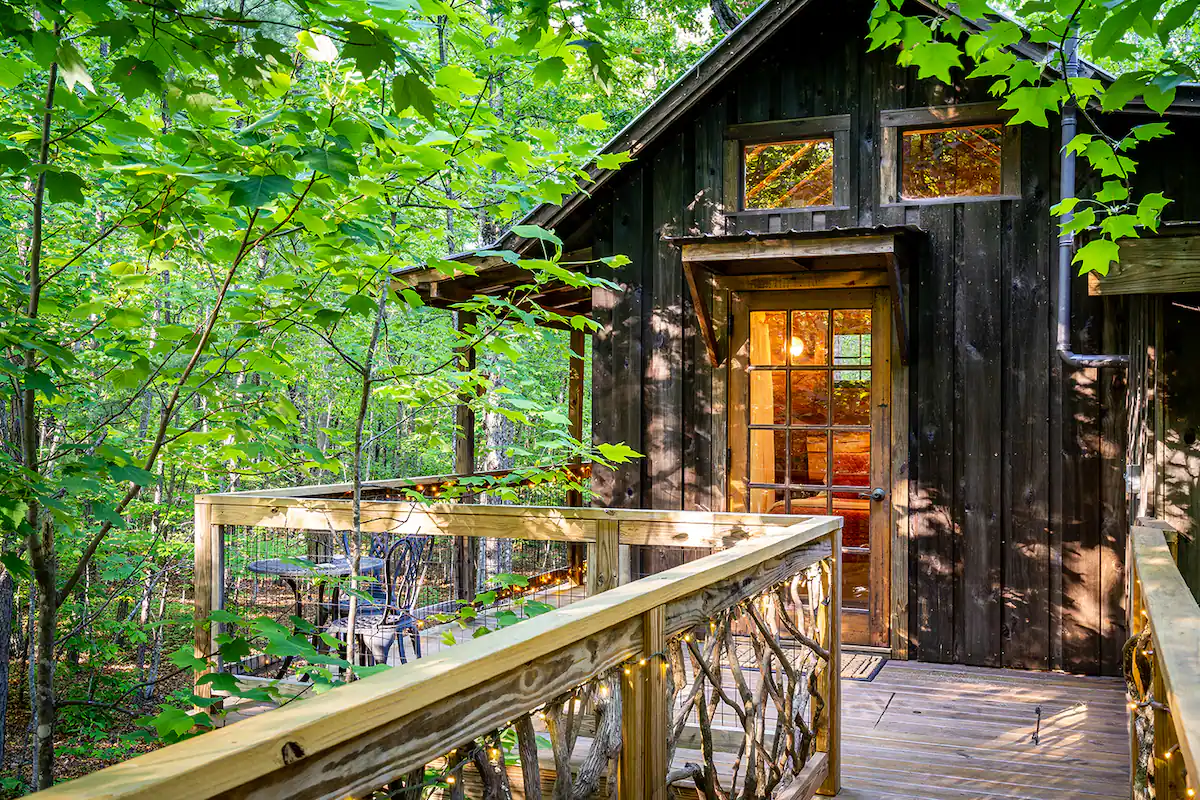 The Bella Luna Romantic Treehouse - Photo 3