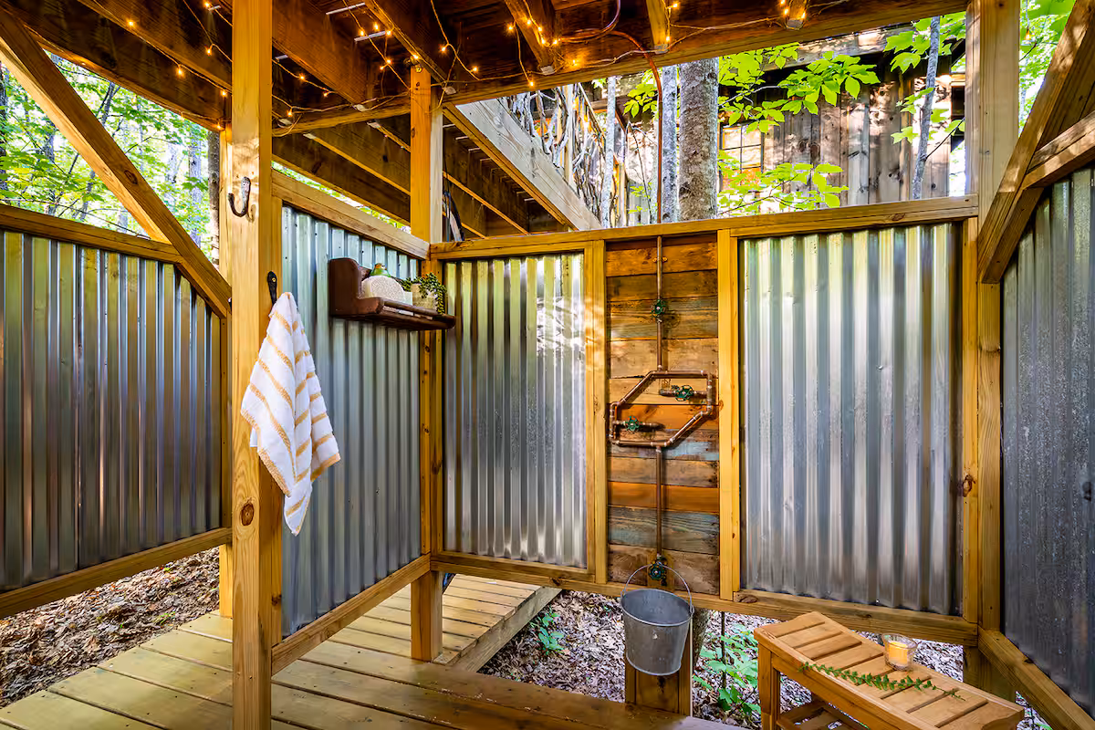 The Bella Luna Romantic Treehouse - Photo 4